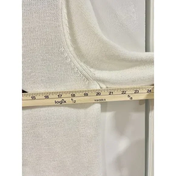 Croft & Barrow women Red Cardinal Sweater Ivory Embellished Soft Acrylic Large - Picture 9 of 11